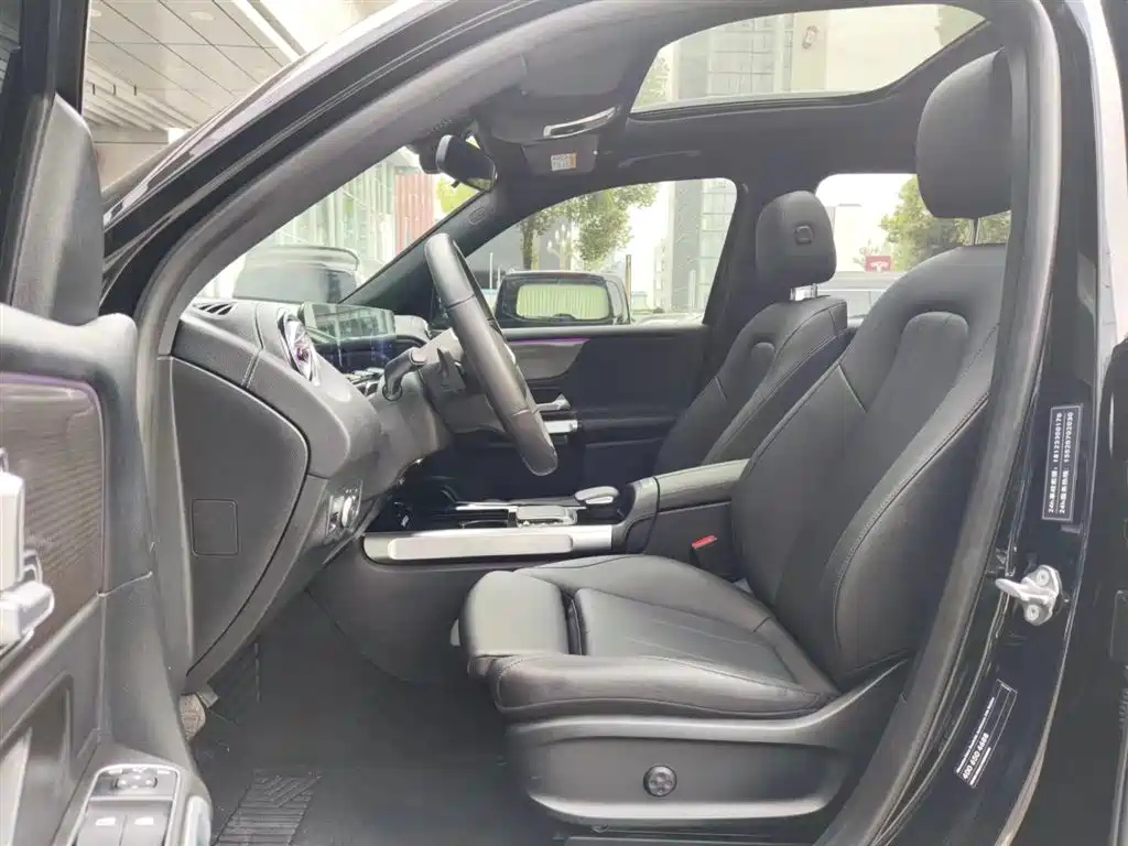 MERCEDES BENZ GLB 2021