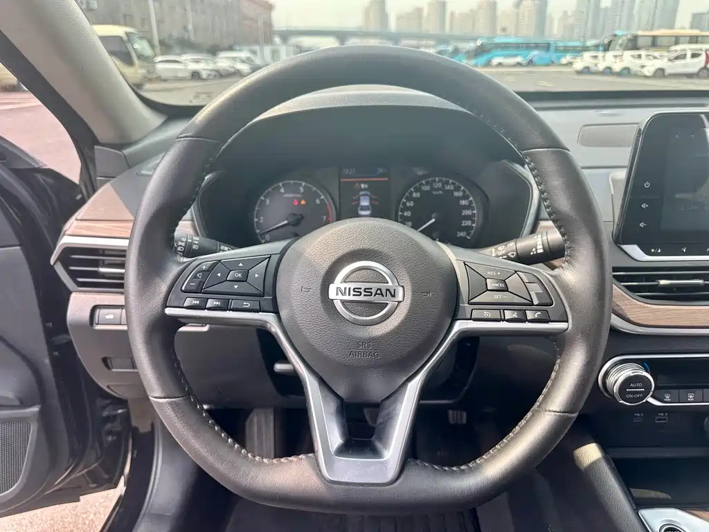 NISSAN TEANA 2022
