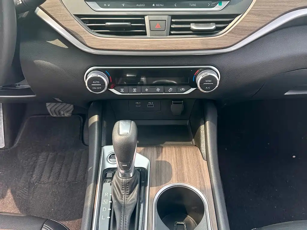 NISSAN TEANA 2022