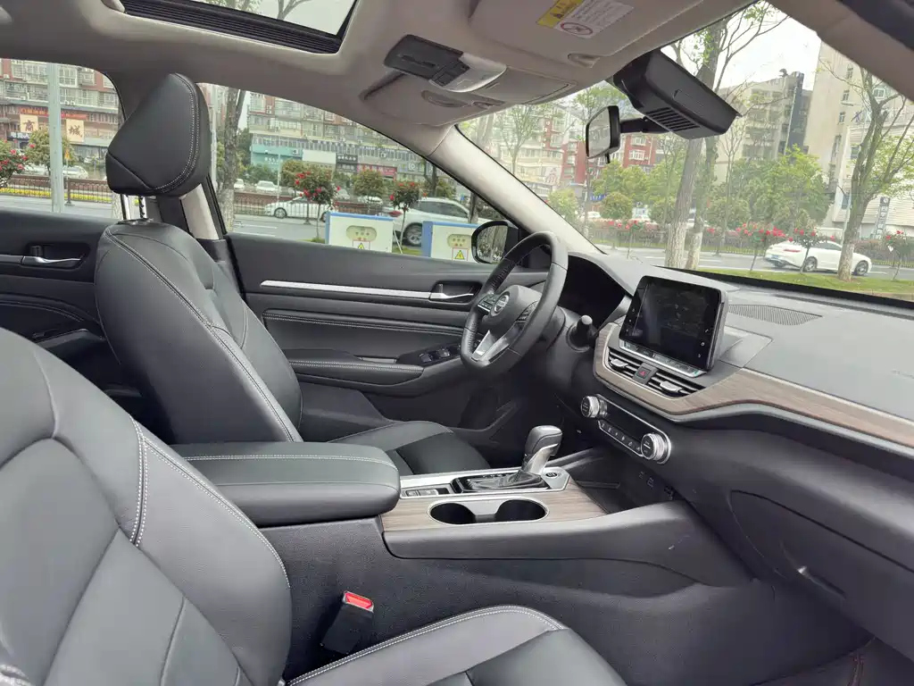 NISSAN TEANA 2022