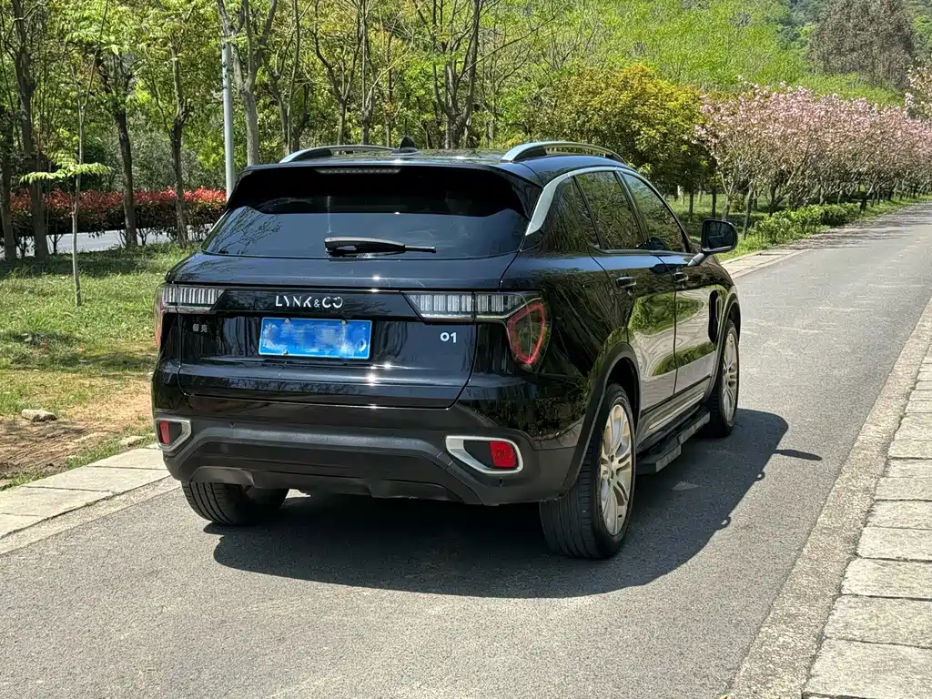 LYNK&CO 01 2019