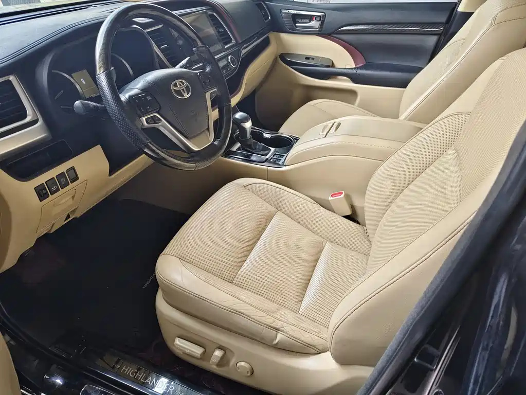 TOYOTA HIGHLANDER 2017