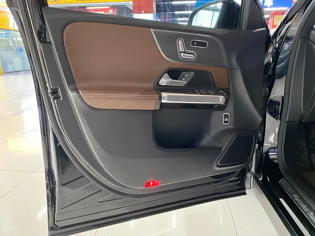 MERCEDES BENZ GLB 2021