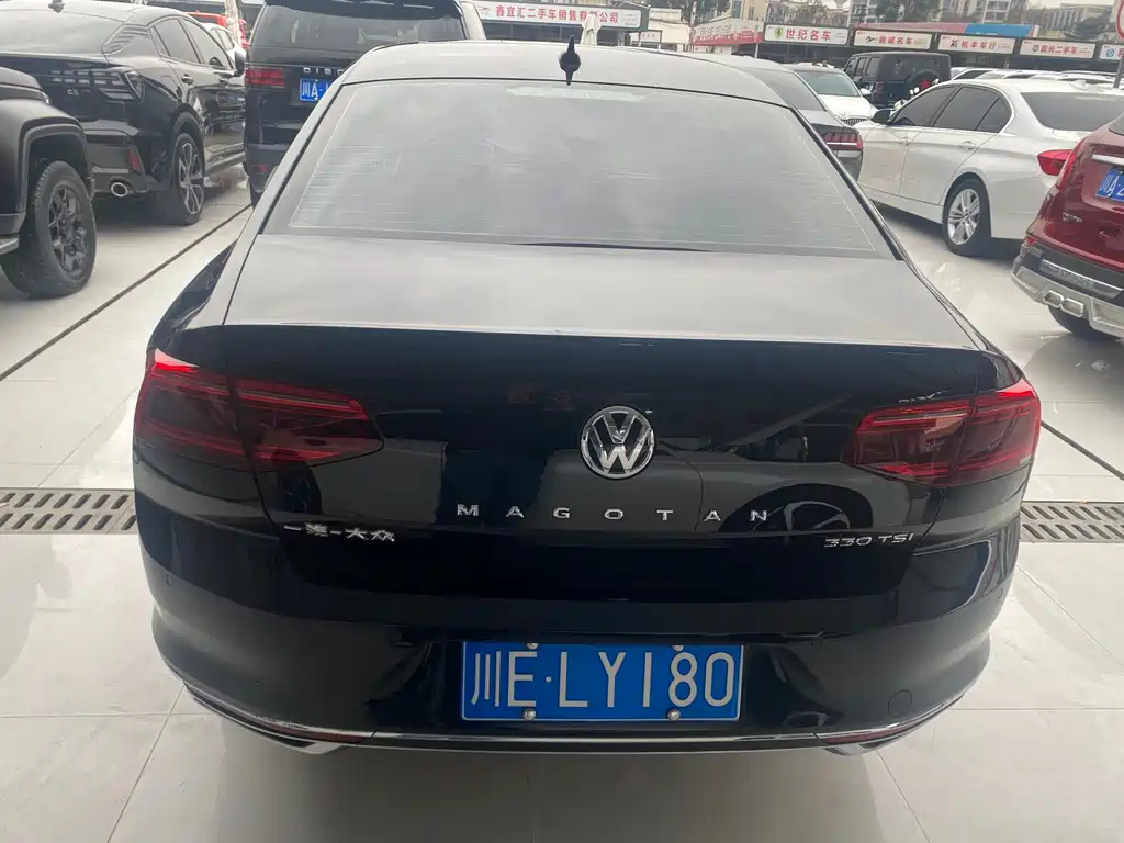 VOLKSWAGEN MAGOTAN 2020