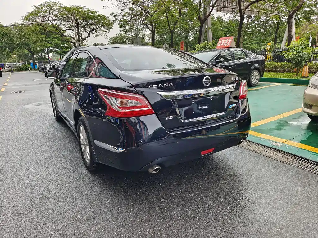 NISSAN TEANA 2015