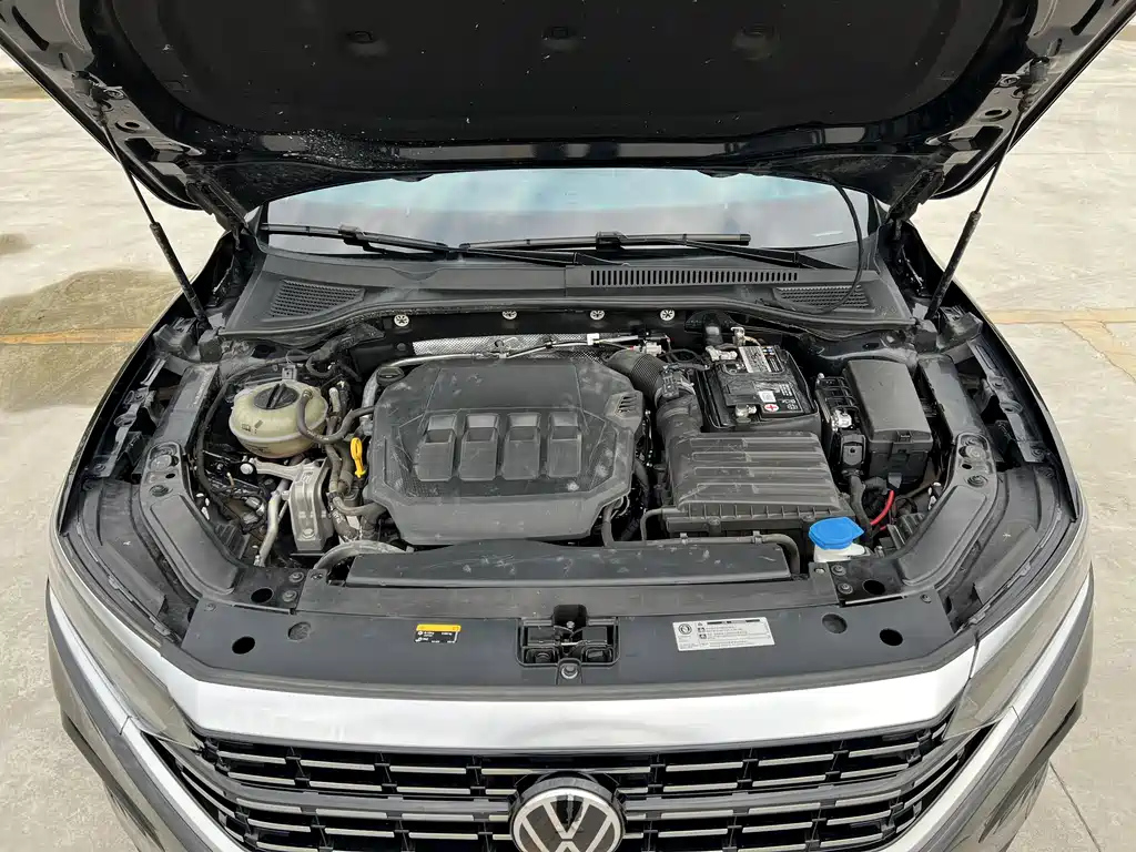 VOLKSWAGEN PASSAT 2022