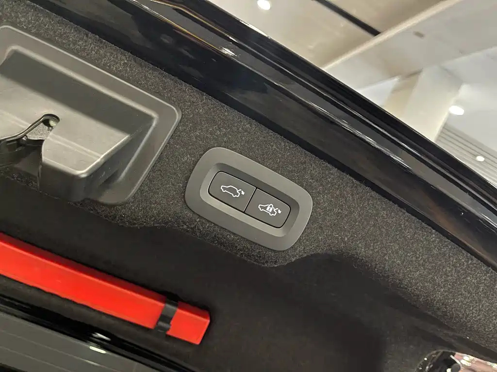 VOLVO S90 2022