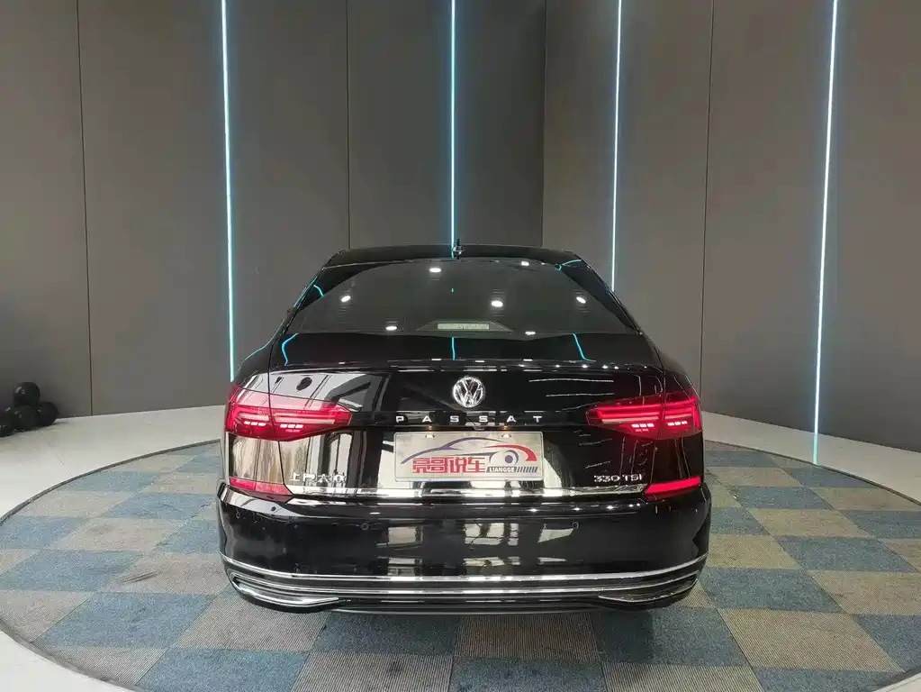 VOLKSWAGEN PASSAT 2020