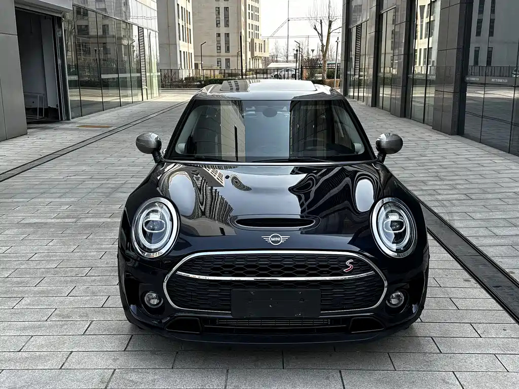 MINI CLUBMAN 2021