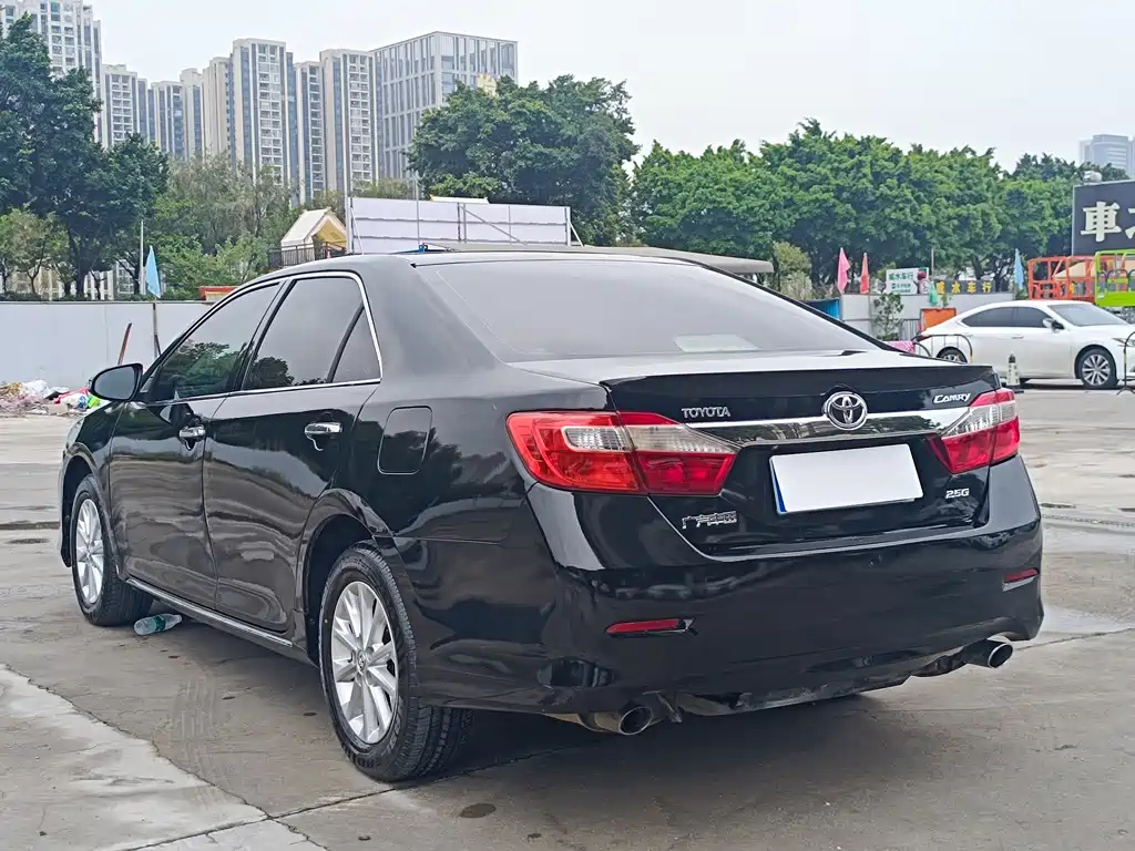 TOYOTA CAMRY 2013