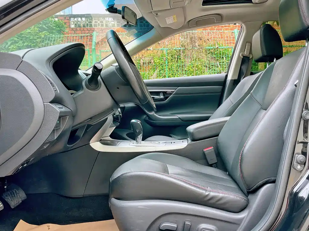 NISSAN TEANA 2017