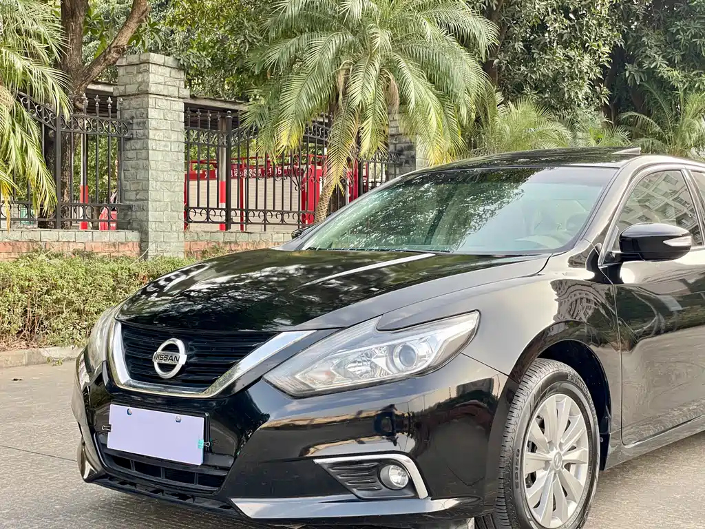NISSAN TEANA 2018
