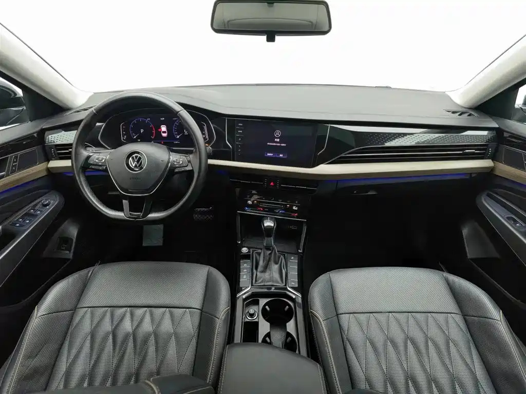 VOLKSWAGEN PASSAT 2021