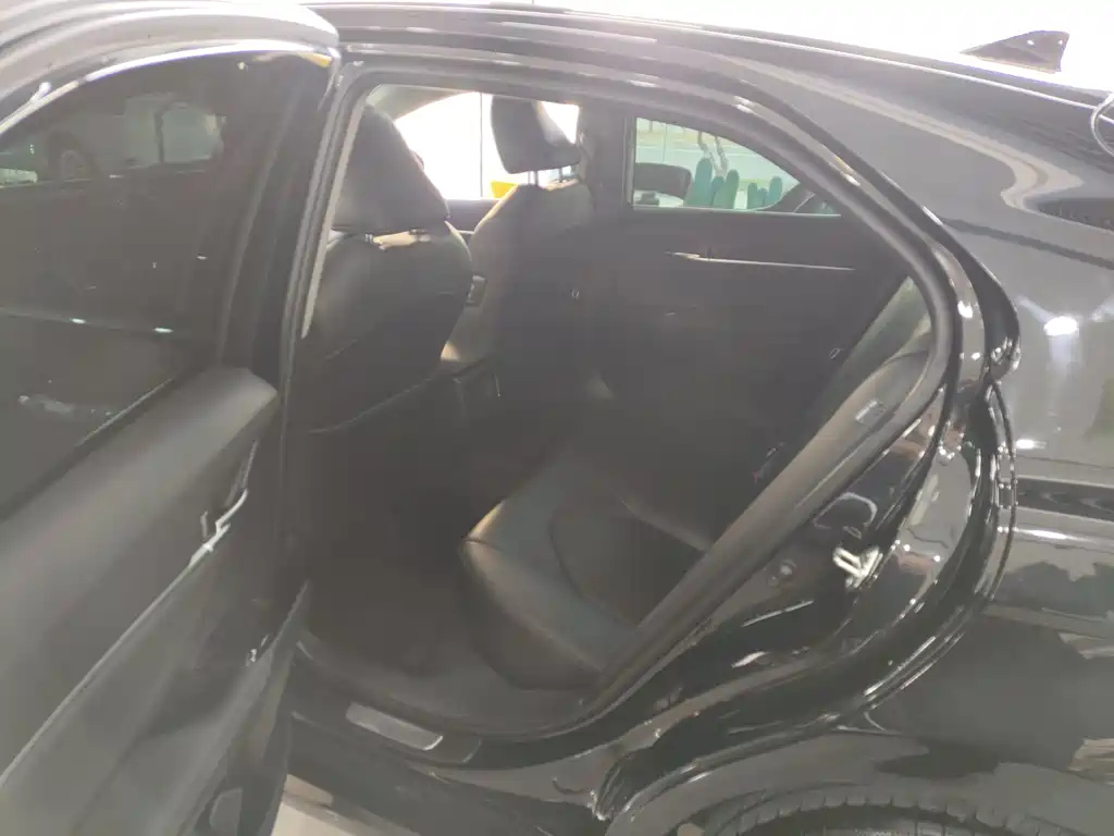 TOYOTA CAMRY 2023