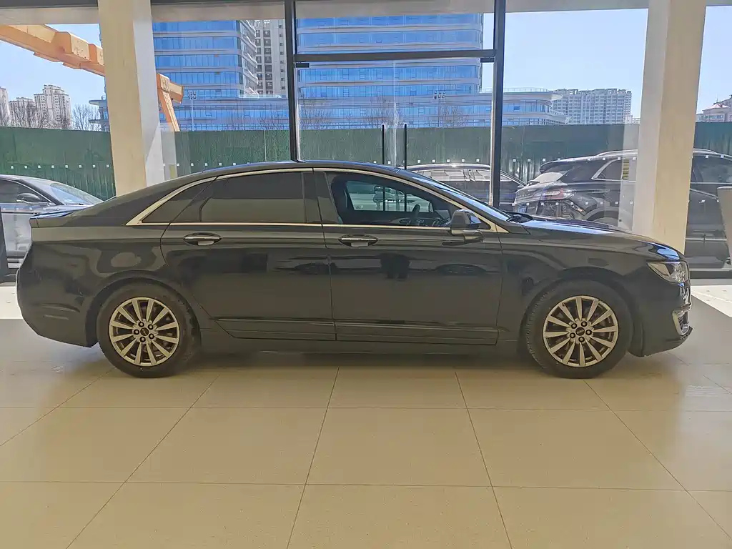 LINCOLN MKZ 2017