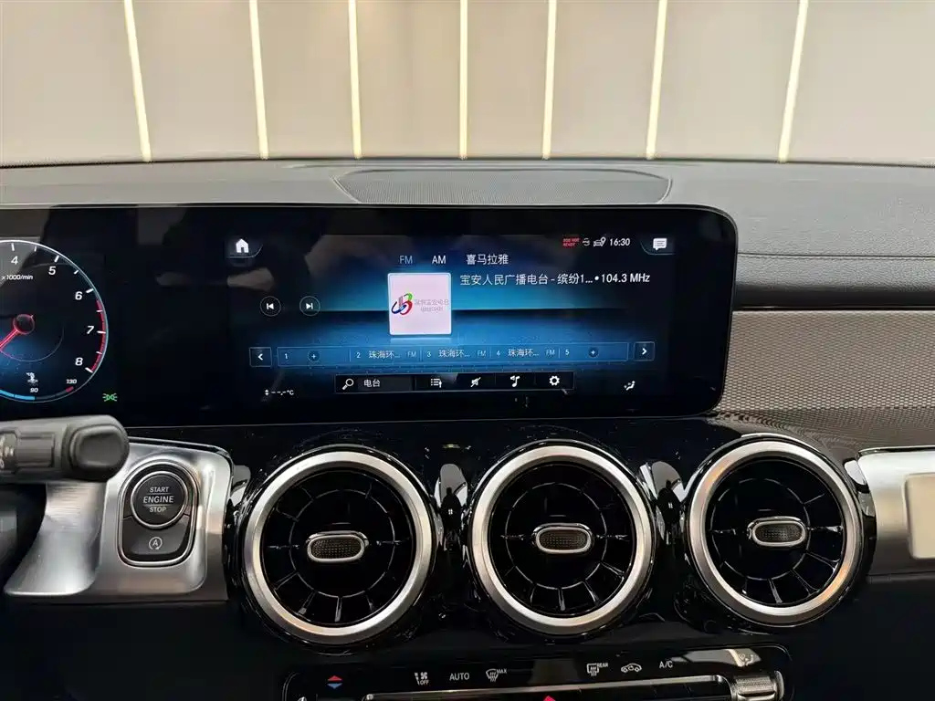 MERCEDES BENZ GLB 2022