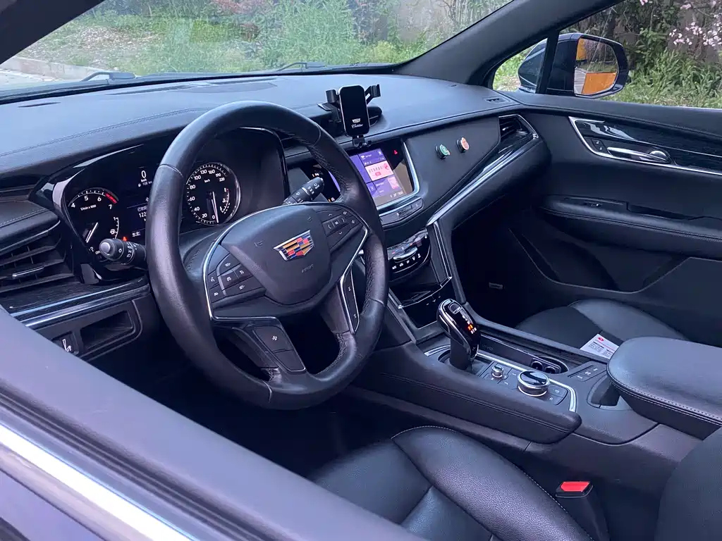 CADILLAC XT5 2021