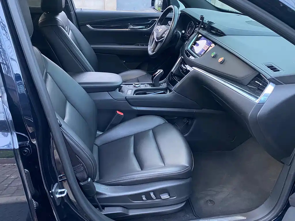 CADILLAC XT5 2021