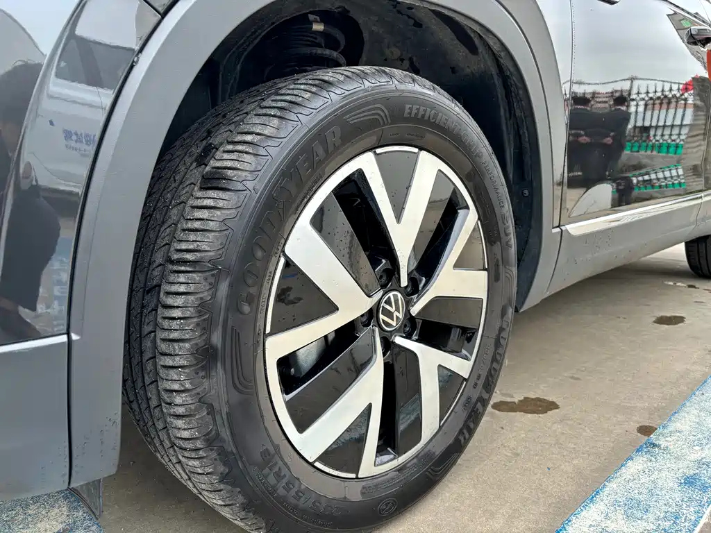 VOLKSWAGEN TAYRON 2023
