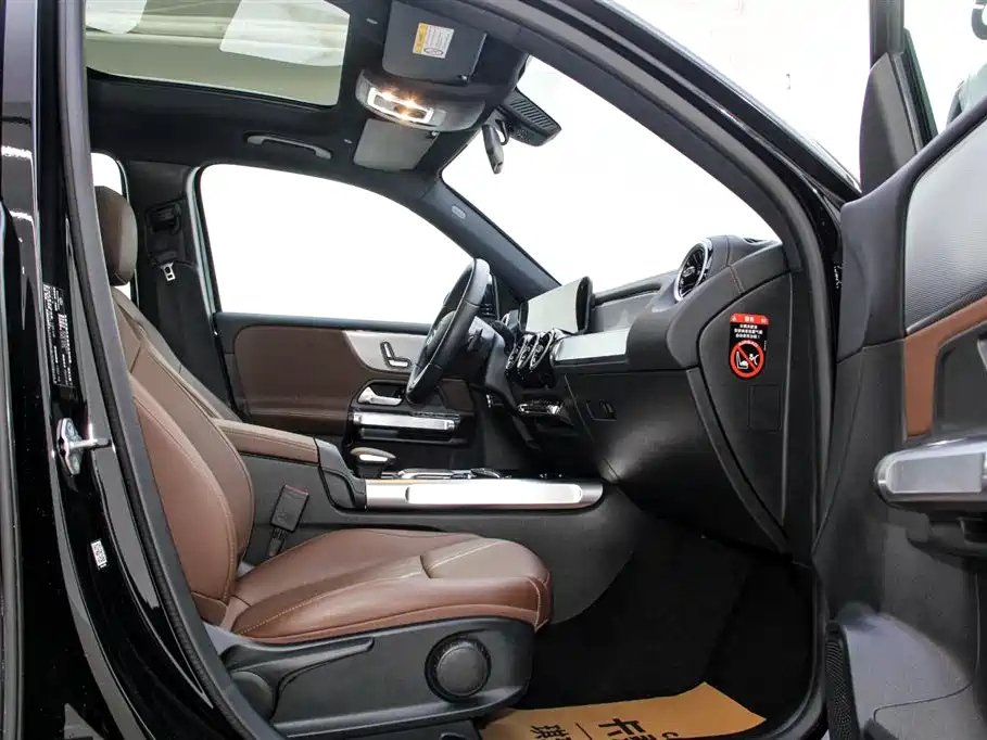 MERCEDES BENZ GLB 2023