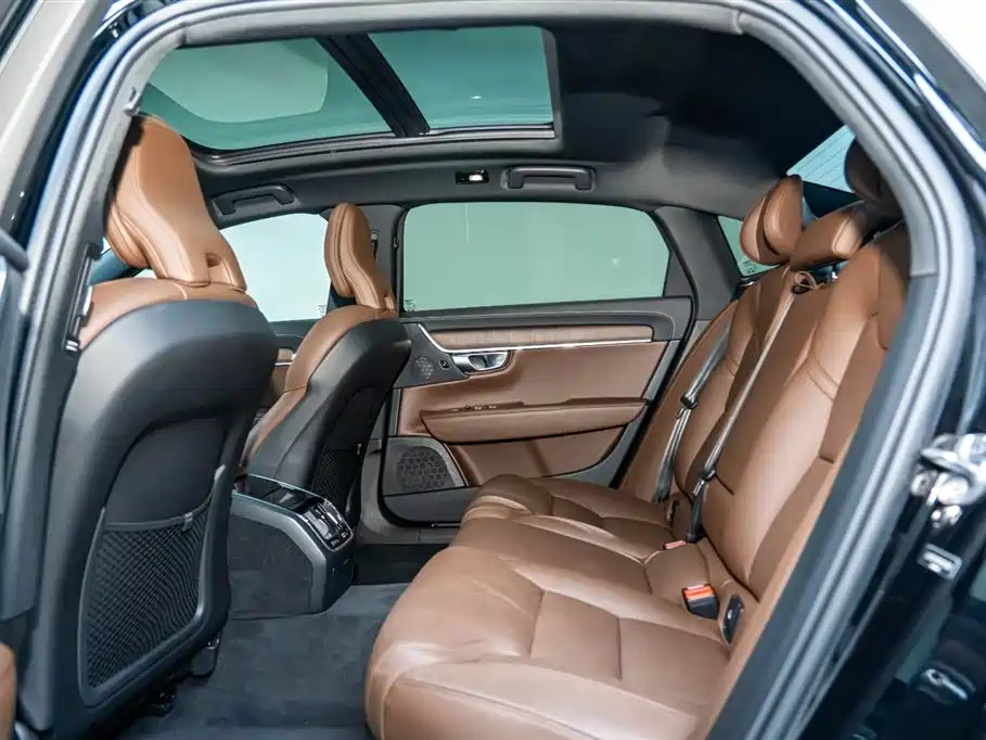 VOLVO S90 2024