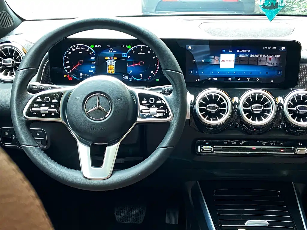 MERCEDES BENZ GLB 2021