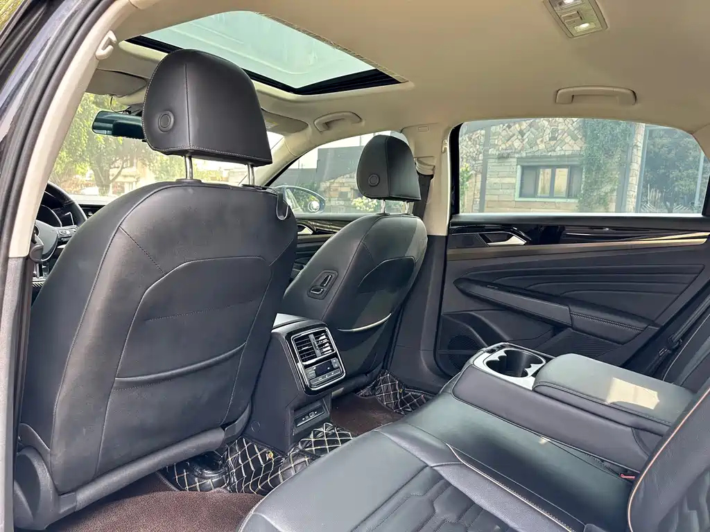 VOLKSWAGEN PASSAT 2020