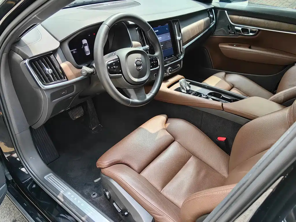 VOLVO S90 2022