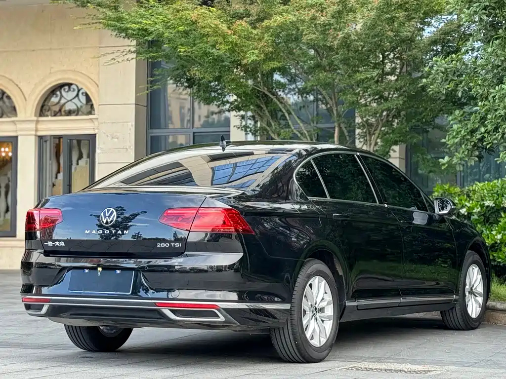 VOLKSWAGEN MAGOTAN 2022