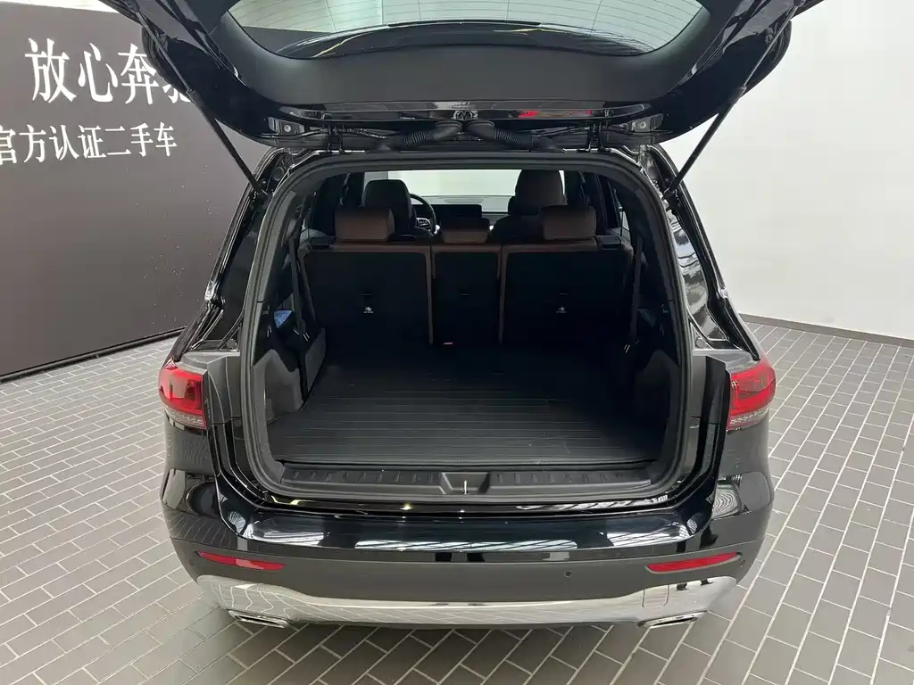 MERCEDES BENZ GLB 2023