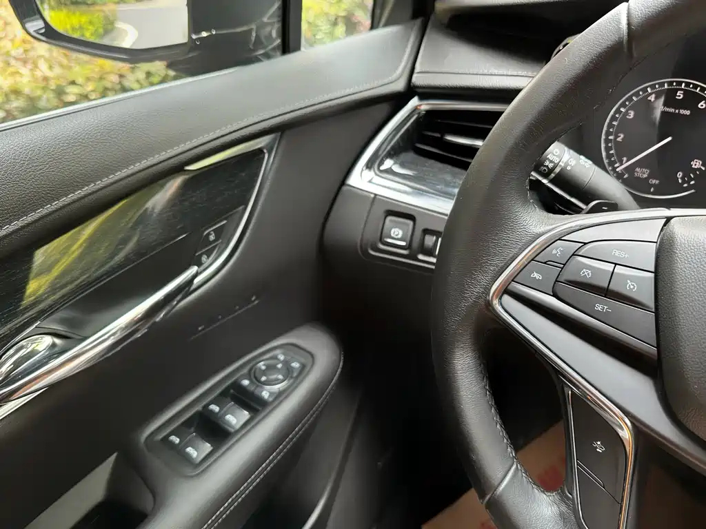 CADILLAC XT5 2020