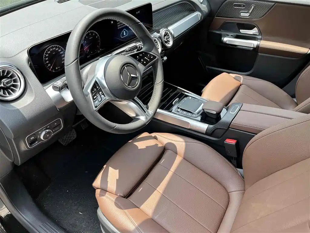 MERCEDES BENZ GLB 2024