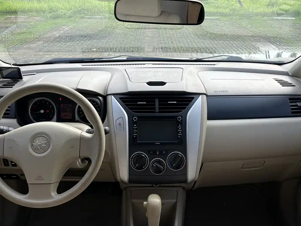 VENUCIA D50 2013