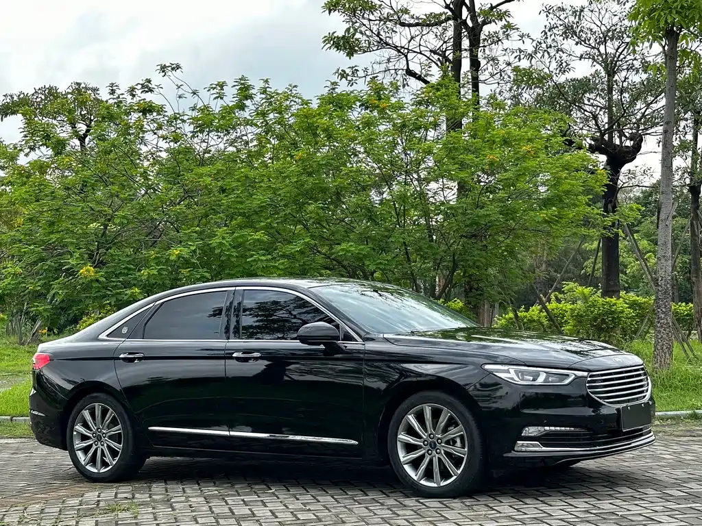 FORD TAURUS 2021