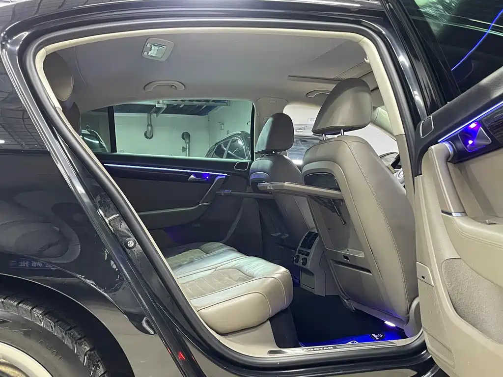 VOLKSWAGEN MAGOTAN 2014
