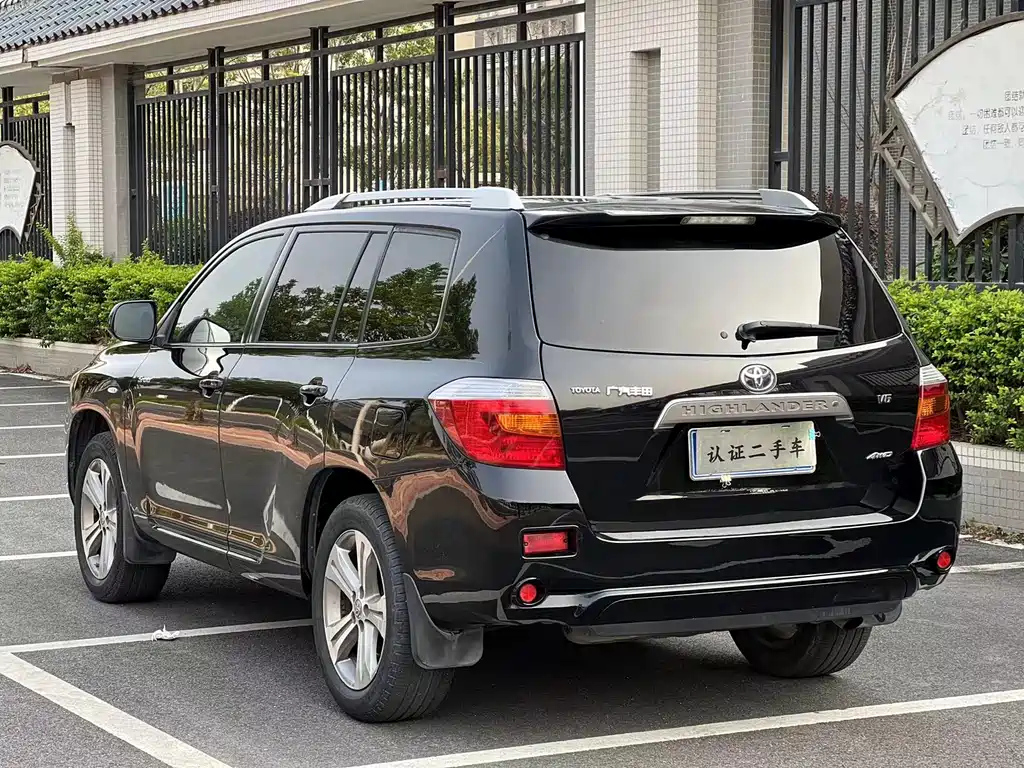 TOYOTA HIGHLANDER 2010