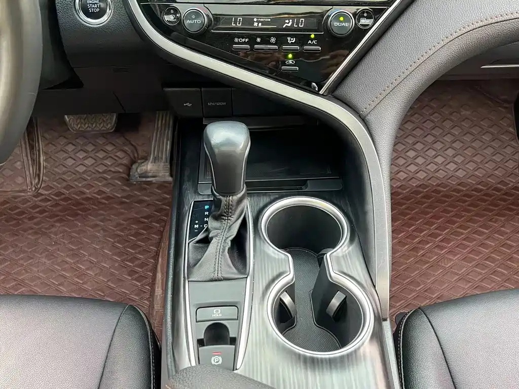 TOYOTA CAMRY 2022