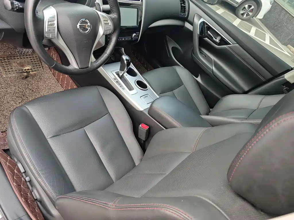 NISSAN TEANA 2017