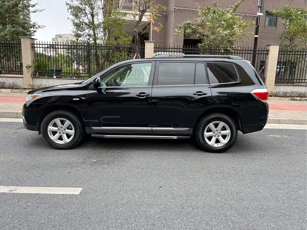 TOYOTA HIGHLANDER 2015