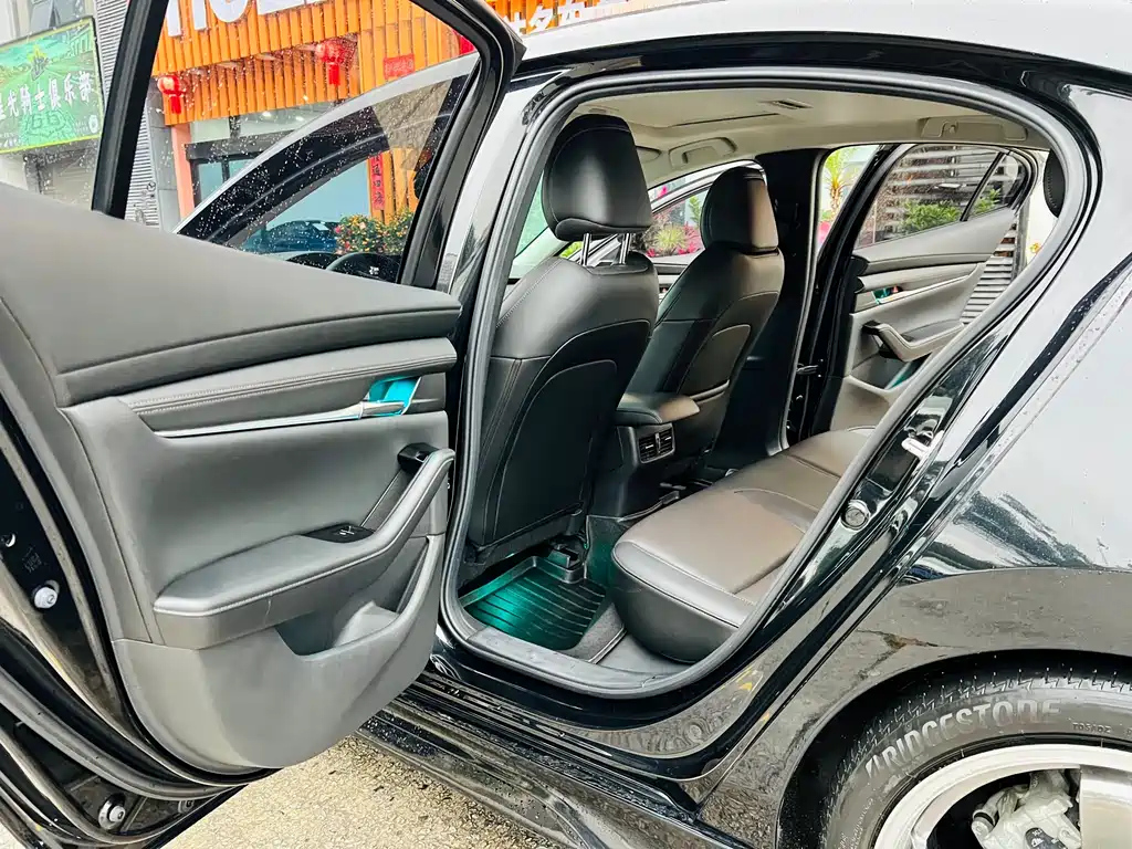 MAZDA 3 AXELA 2021