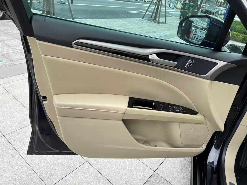 FORD MONDEO 2015