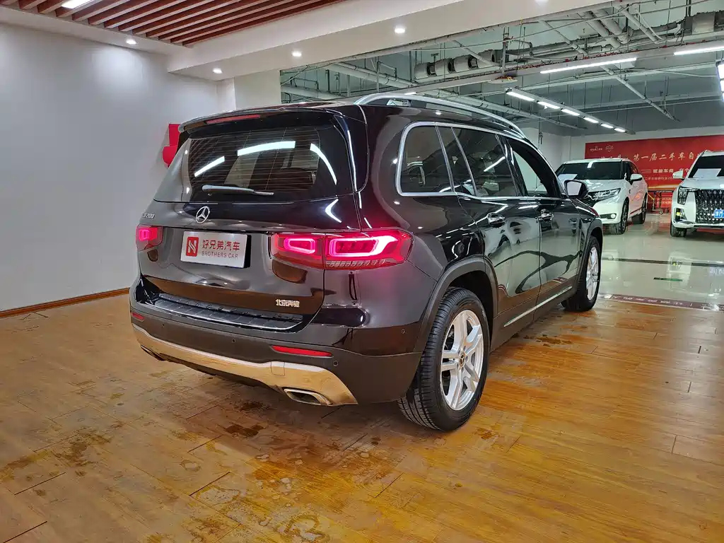 MERCEDES BENZ GLB 2021