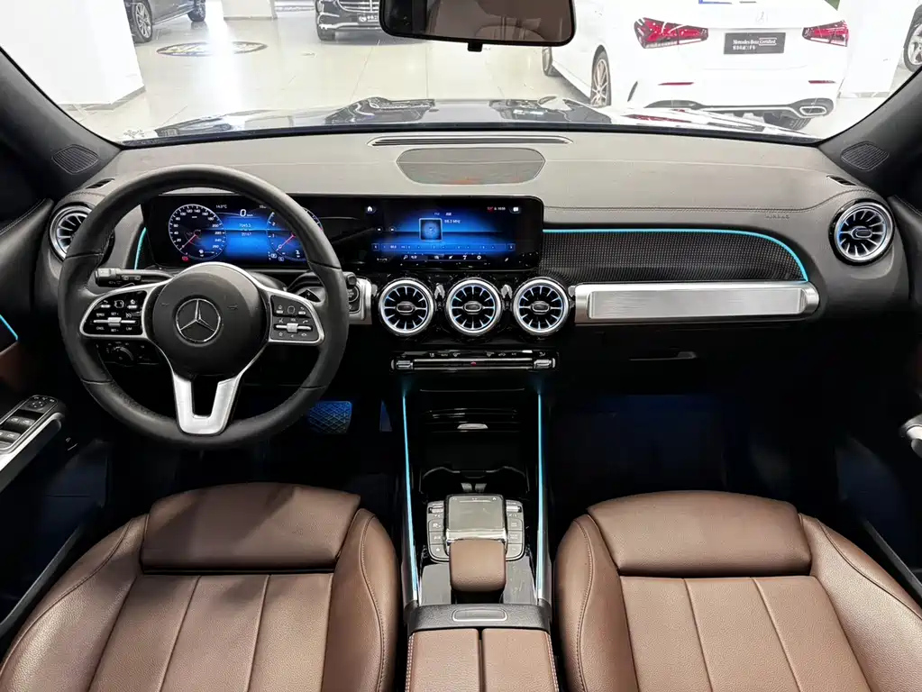 MERCEDES BENZ GLB 2023