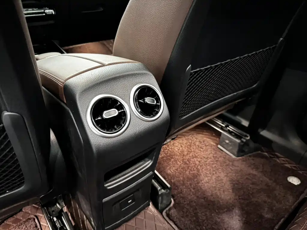 MERCEDES BENZ GLB 2023