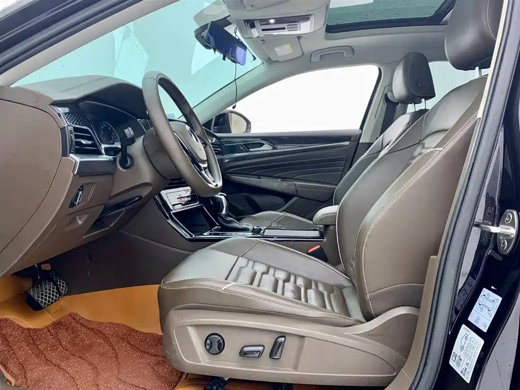 VOLKSWAGEN PASSAT 2021