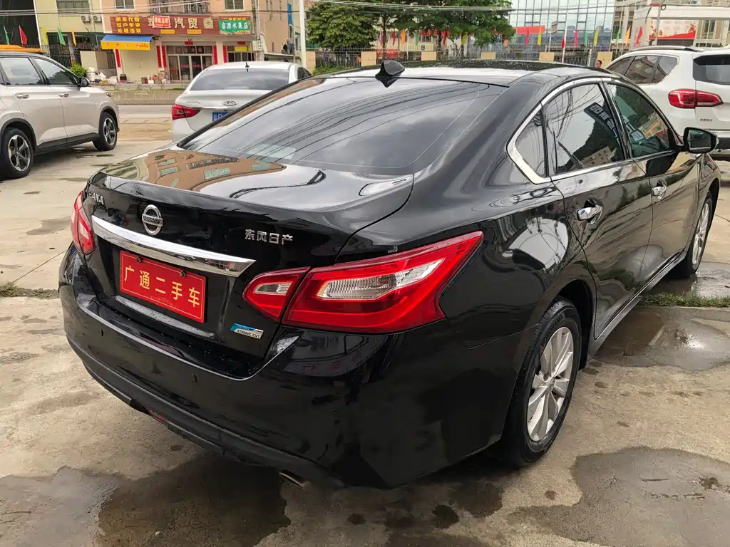 NISSAN TEANA 2018