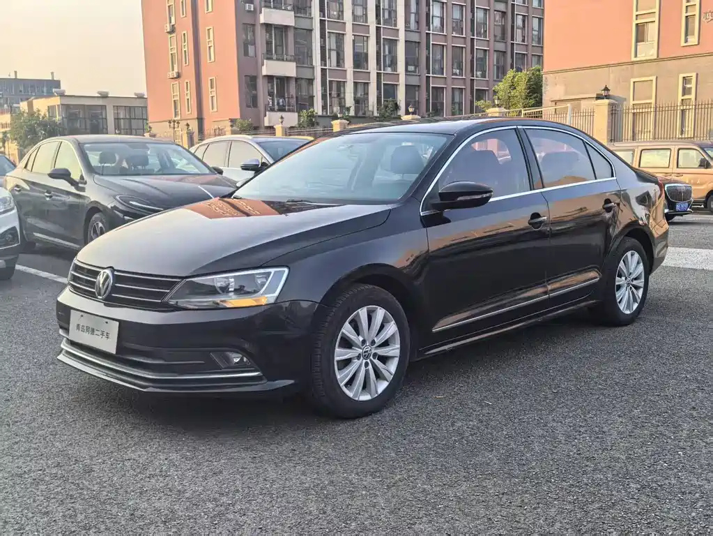 VOLKSWAGEN SAGITAR 2015