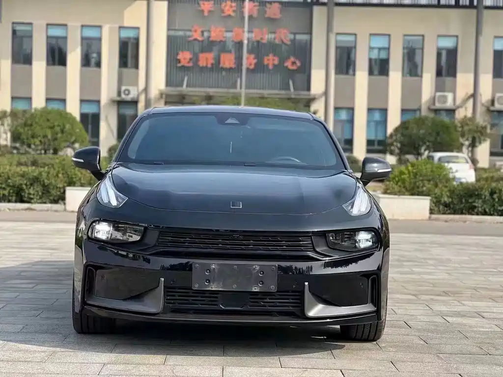 LYNK&CO 03 2021