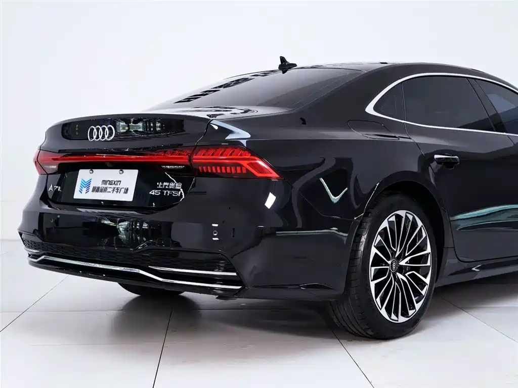 AUDI A7L 2023