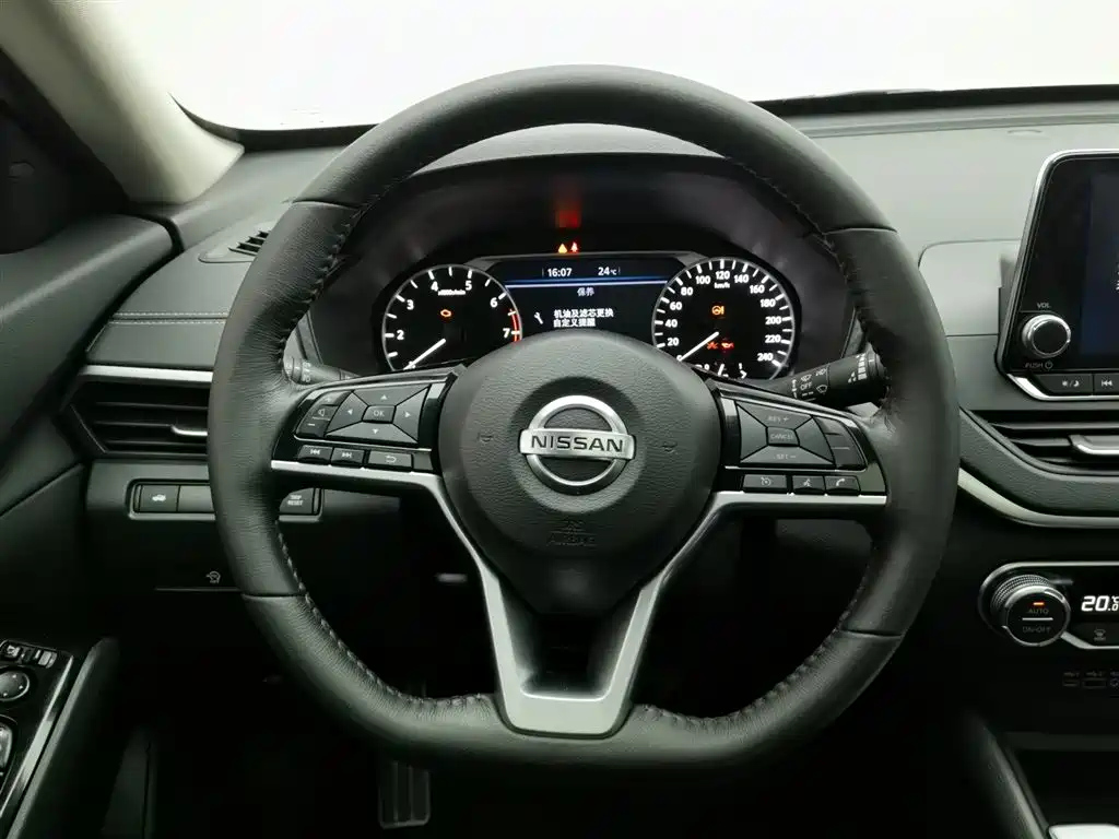NISSAN TEANA 2019